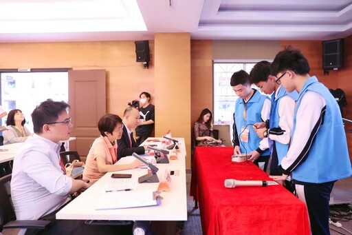 評審老師精準點評參賽學(xué)生的作品