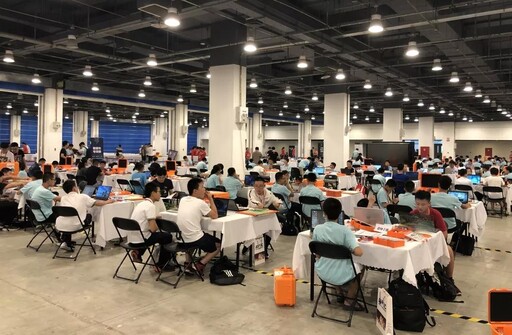 創(chuàng)意智造現(xiàn)場賽除了評選優(yōu)秀作品外，更加注重創(chuàng)作過程。