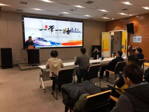 設(shè)計主題為“智能生活”