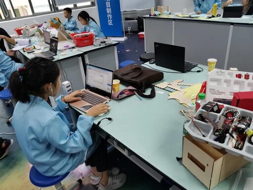 復賽以創(chuàng)客馬拉松的形式進行