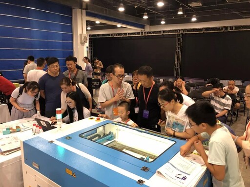 不僅有簡單易上手的軟件LaserMaker，還有能高效精準造物的激光切割機，能幫助選手更容易更快的完成自己的作品