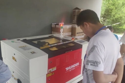 火熱持續(xù)，雷宇攜創(chuàng)趣天地、蘑菇云創(chuàng)客點(diǎn)燃雙城造物激情！