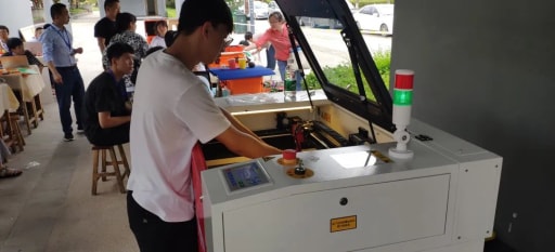 火熱持續(xù)，雷宇攜創(chuàng)趣天地、蘑菇云創(chuàng)客點(diǎn)燃雙城造物激情！