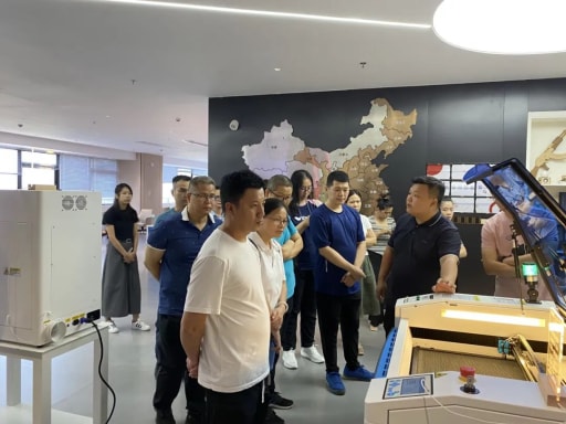 熱烈歡迎廣東省中職學(xué)校教師一行來我司參觀交流