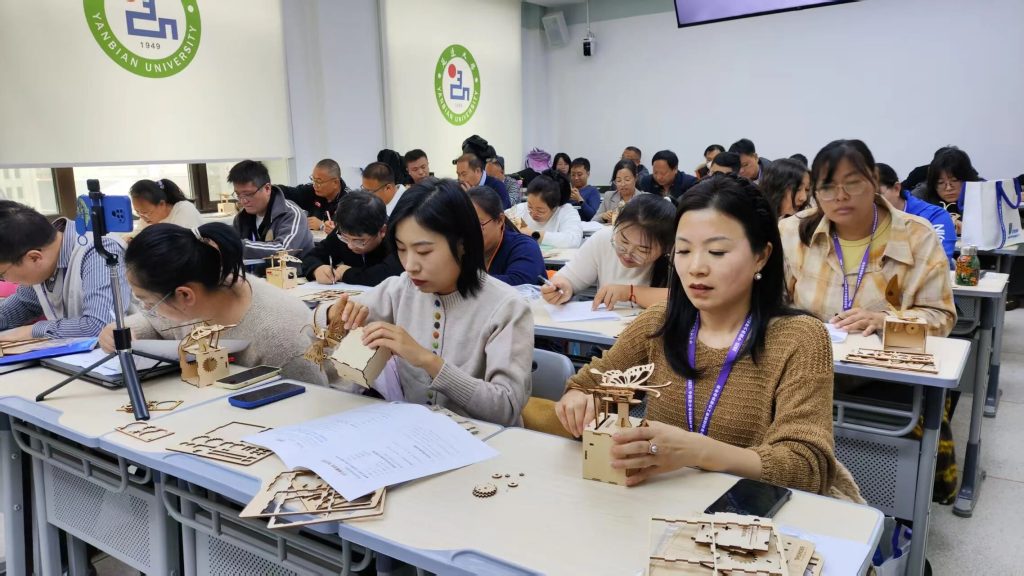雷宇教育助力2025中國青少年科技教育工作者協(xié)會年會，G03工作坊在延吉成功舉辦